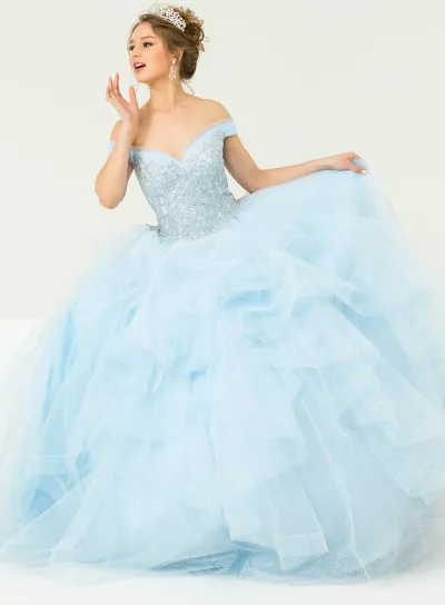 Vestido de 15 años Off Shoulder decorado con apliques y cristales en Top y falda corte Princesa de flecos