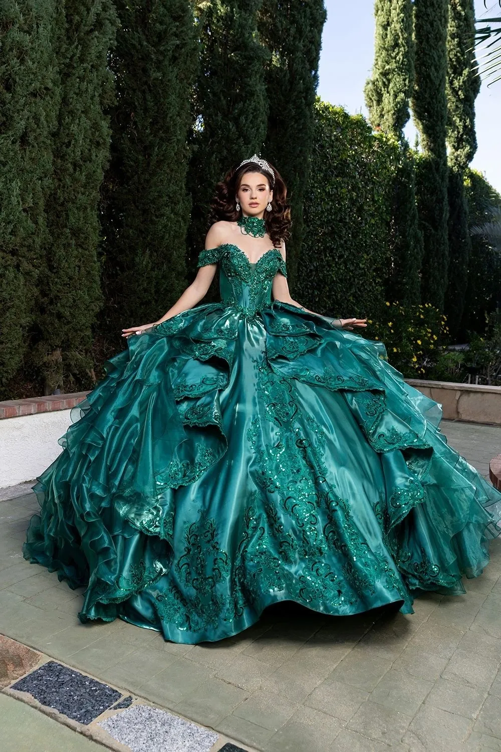 Vestido de 15 años Imperium Off Shoulder falda corte Princesa con cola y lazo