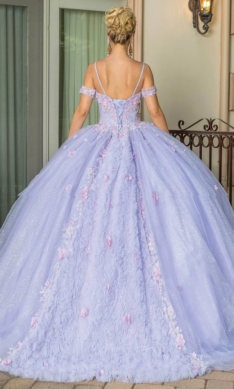 Vestido de 15 años color Lila con tiras decorado con flores 3D en tela de glitter, falda corte princesa