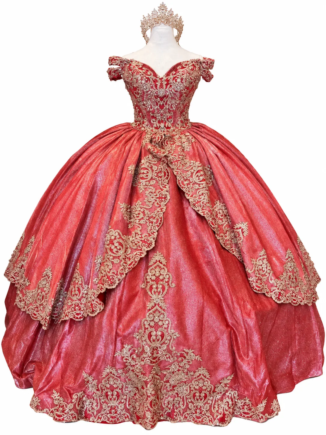 Vestido de gala rojo con corona dorada