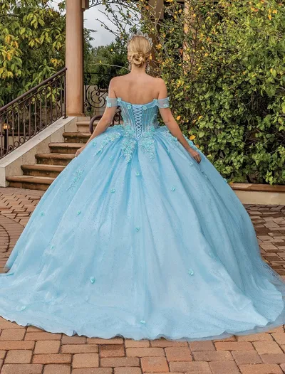 Vestido de 15 años Off Shoulder estilo corset con transparencia decorado con flores en 3D y falda corte Princesa con cola