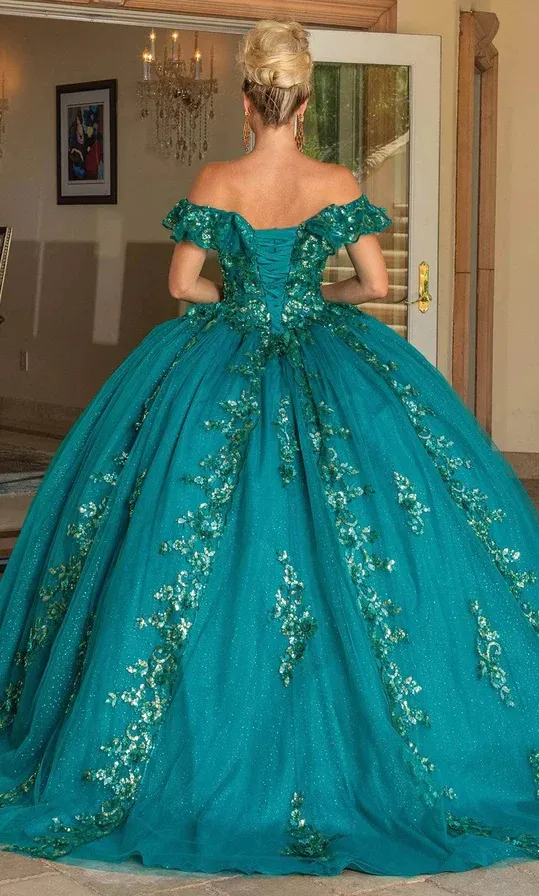 Vestido de 15 años Off Shoulder decorado con Glitter, apliques de flores en 3D y falda corte Princesa