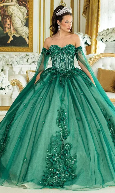 Vestido de 15 años Off Shoulder estilo corset con base Nude decorado con apliques de flores con falda corte princesa
