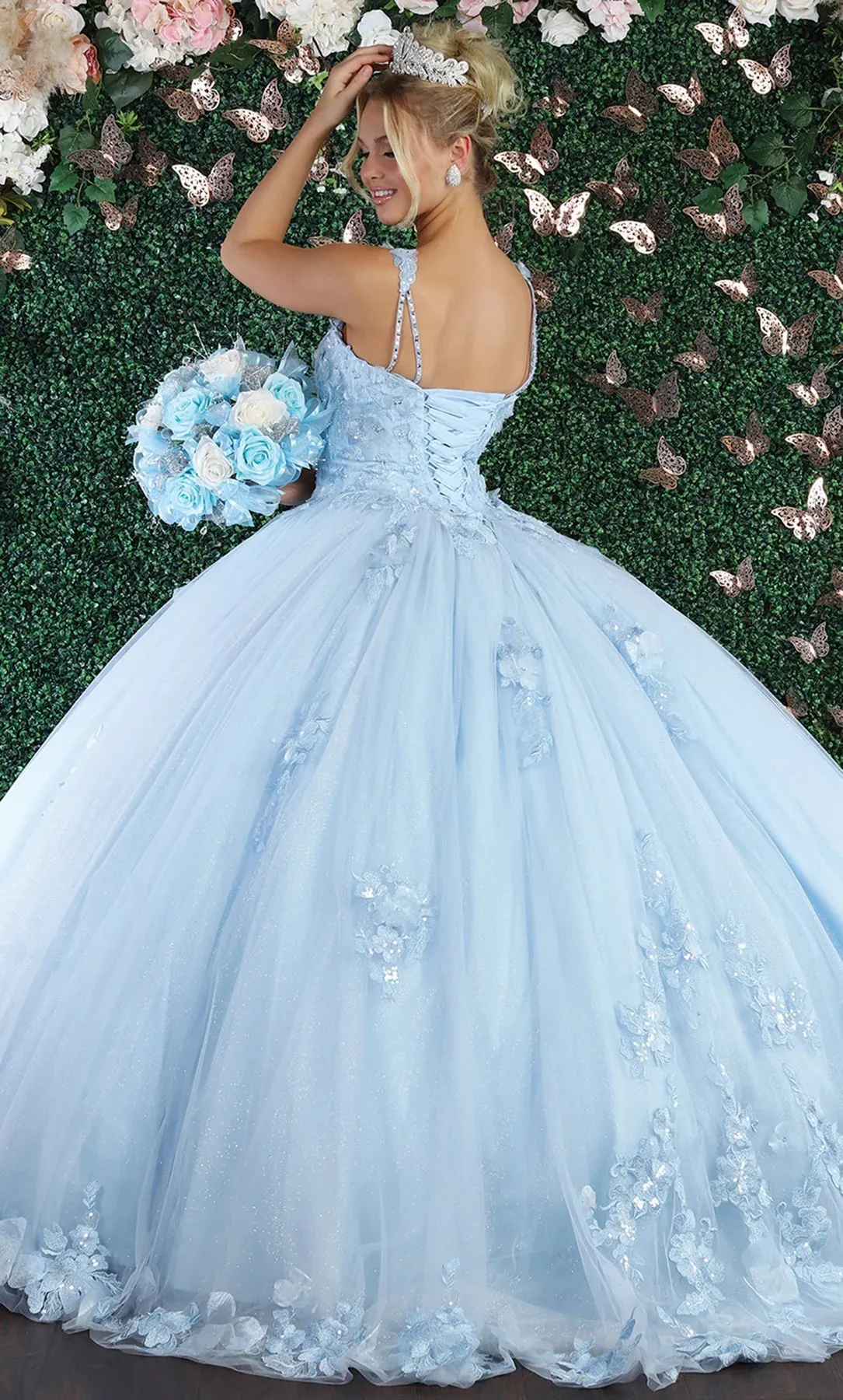 Vestido de 15 años de tiras decorado con apliques y flores en 3D en tela de Tull, falda corte princesa