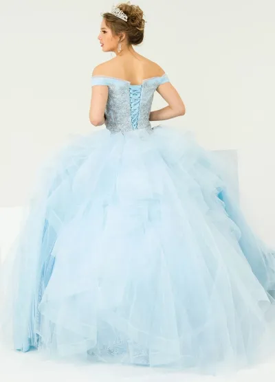 Vestido de 15 años Off Shoulder decorado con apliques y cristales en Top y falda corte Princesa de flecos