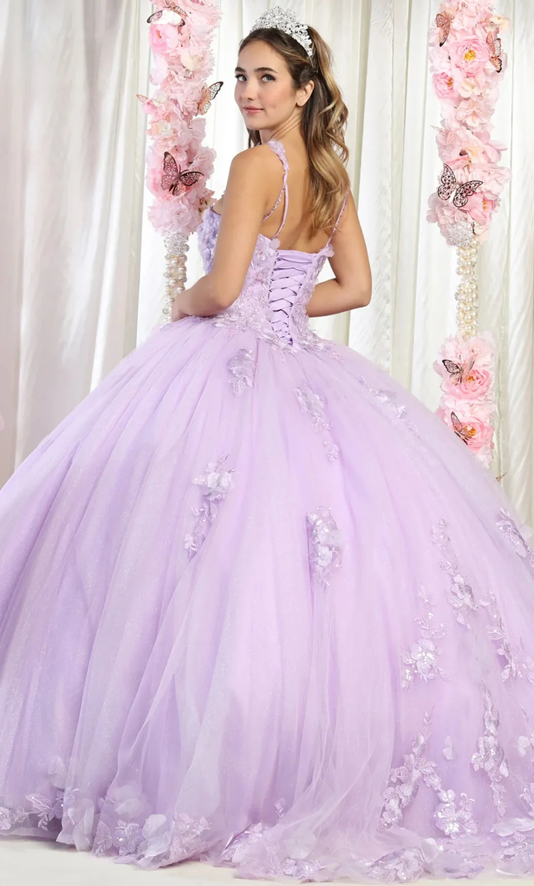 Vestido de 15 años de tiras decorado con apliques y flores en 3D en tela de Tull, falda corte princesa
