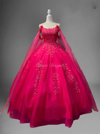Vestido de 15 años de tiras con capas en mangas, estilo corset decorado con apliques de flores