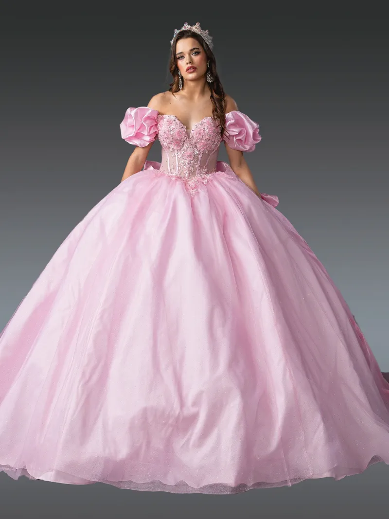 Vestido de 15 años Off Shoulder decorado con apliques,  falda corte Princesa con cola y lazo