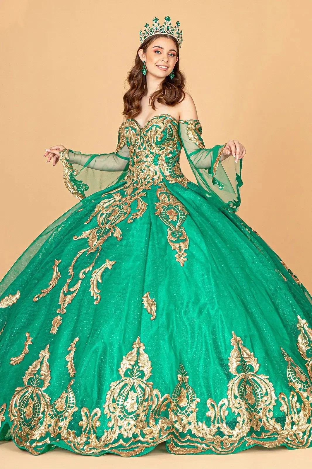 Vestido de 15 años Imperium Strapless con mangas tipo guantes decorado con apliques
