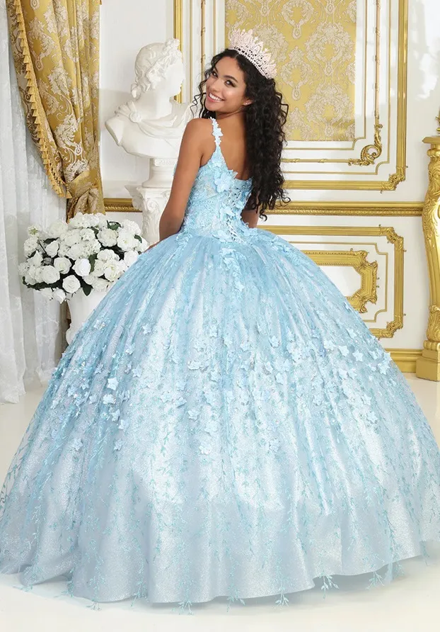 Vestido de 15 años de tiras decorado con Glitter y apliques en 3D de flores y mariposas
