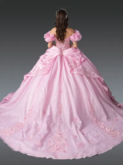 Vestido de 15 años Off Shoulder decorado con apliques,  falda corte Princesa con cola y lazo