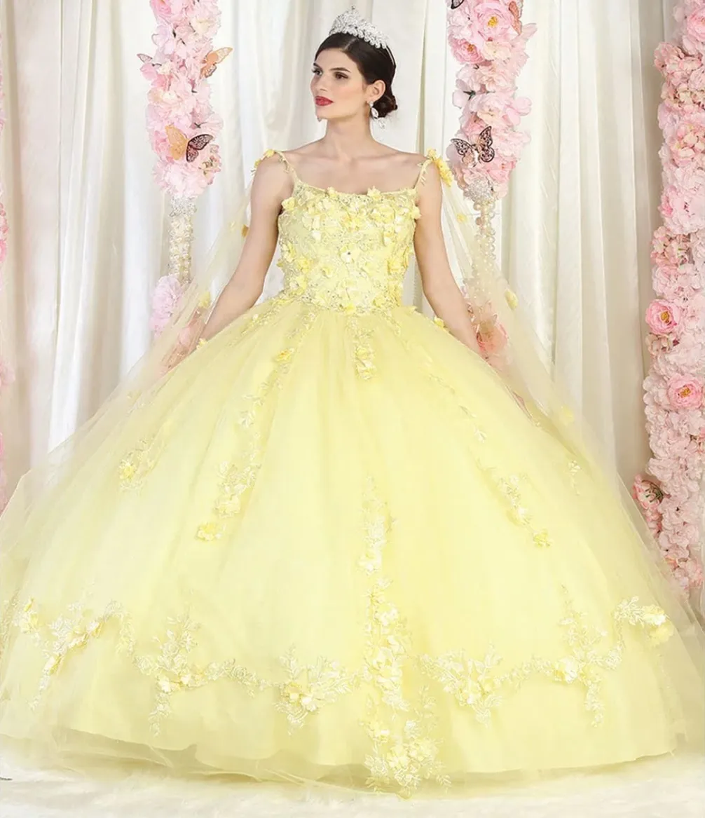 Vestido de 15 años de tiras decorado con apliques y flores en 3D en tela de glitter falda corte princesa