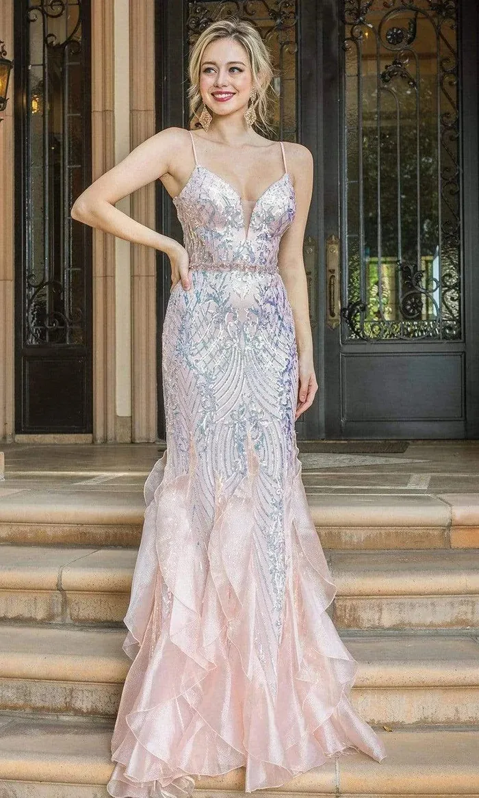 Vestido de gala de tiras color Blush decorado con lentejuelas