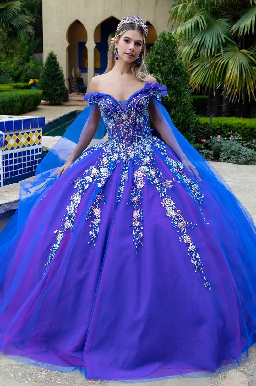 Vestido de 15 años Imperial Off Shoulder en doble tono y falda corte Princesa con cola y Lazo