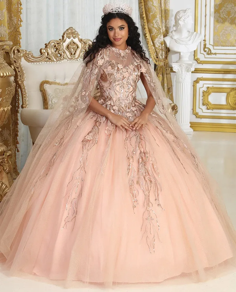 Vestido de 15 años color Rose Gold estilo corset decorado con glitter y apliques dorados
