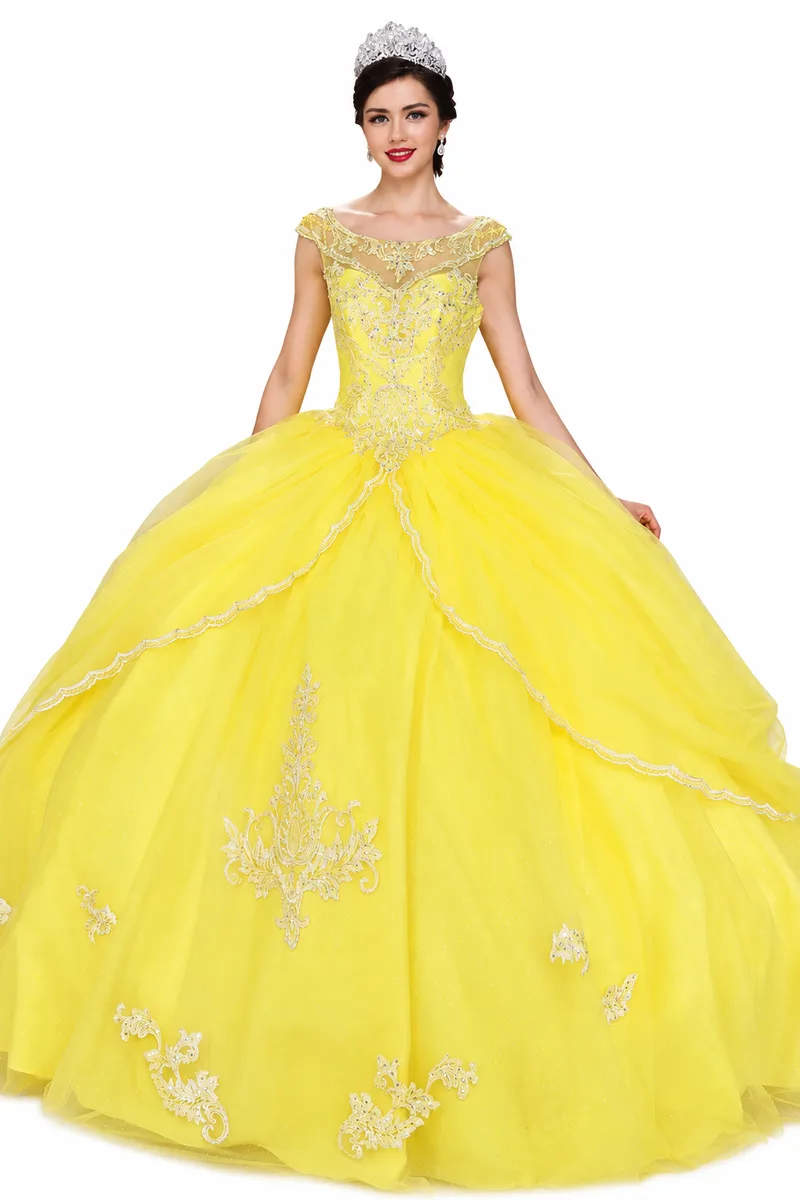 Retrato de princesa con vestido amarillo