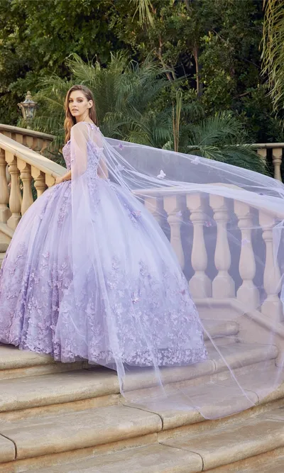 Capa para vestido de 15 años decorada con mariposas en color Verde Sage
