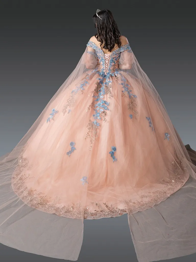 Vestido de 15 años dos tonos Off Shoulder decorado con apliques de flores y mangas con Glitter, falda corte princesa