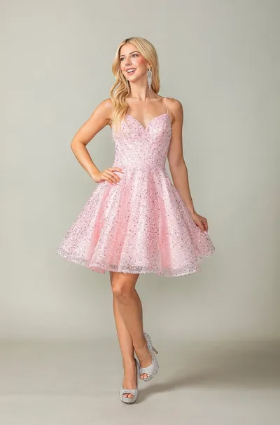 Vestido de Quinceañera corto en tela de piedras y lentejuelas, tiras frontales y falda corte A