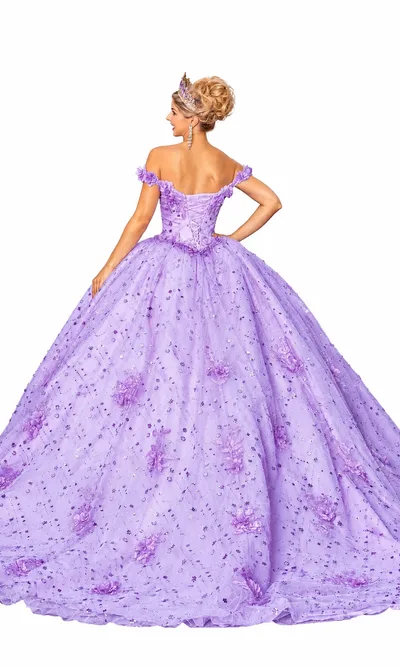 Dama de lavanda con tiara y cola