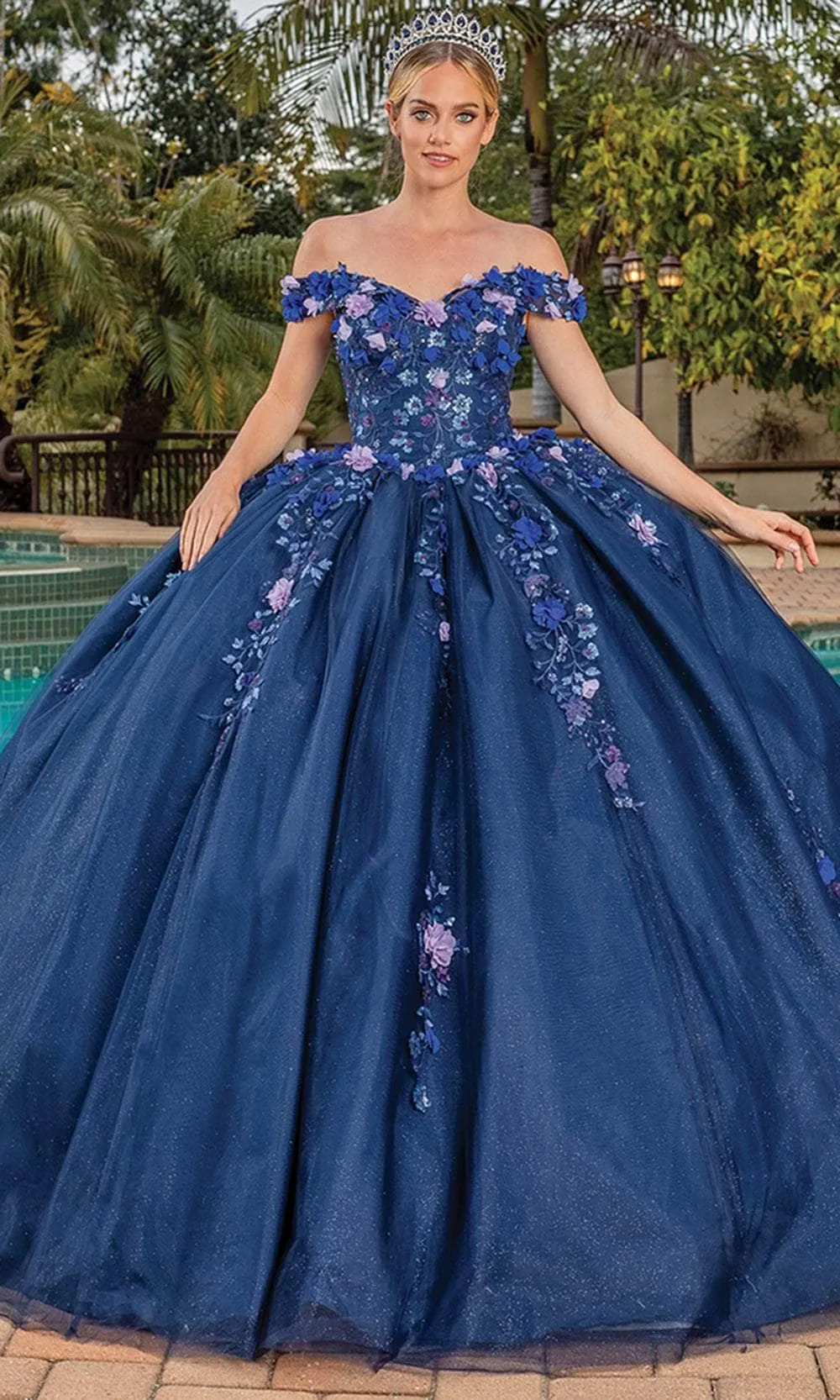 Vestido de 15 años Off Shoulder estilo corset decorado con apliques de flores multicolor con falda corte princesa