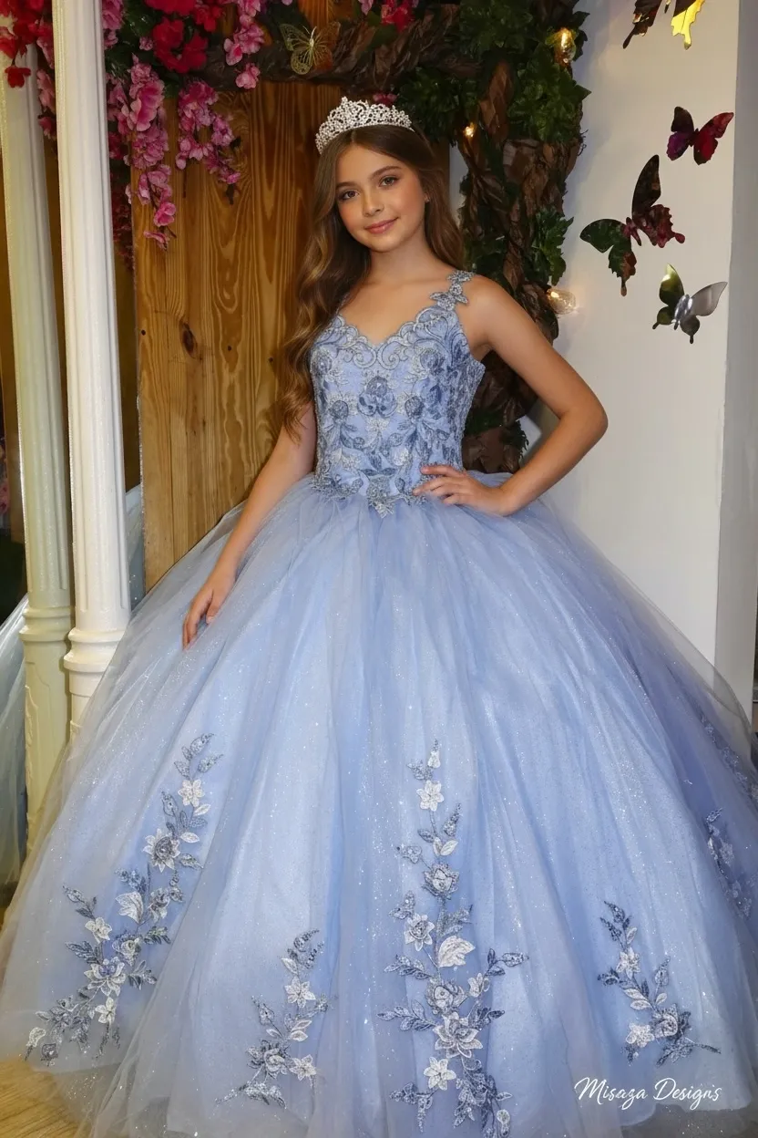 Vestido Petit corte princesa decorado con apliques de Flores