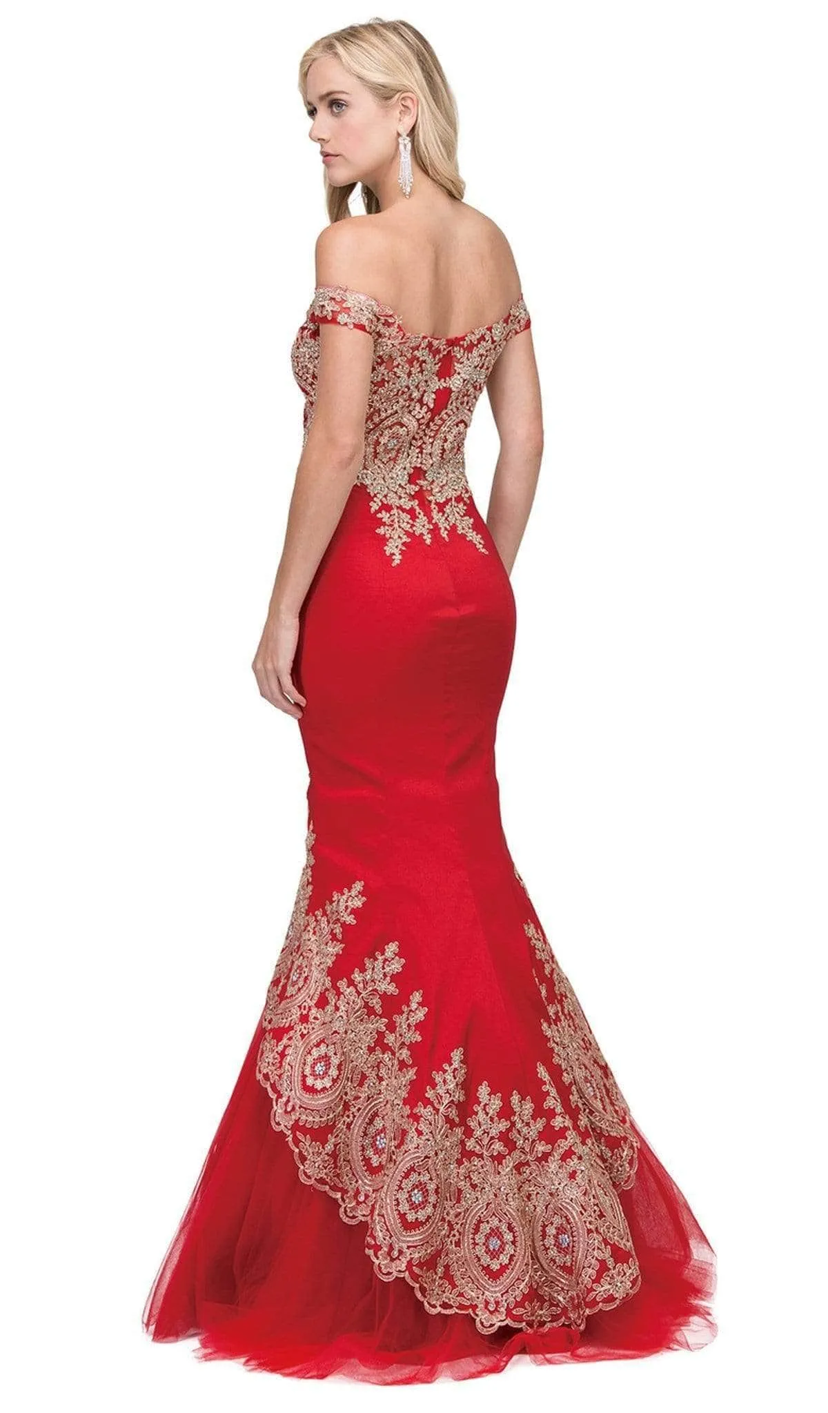Vestido de Gala color Blanco pegado Off-Shoulder decorado con apliques dorados y falda corte sirena