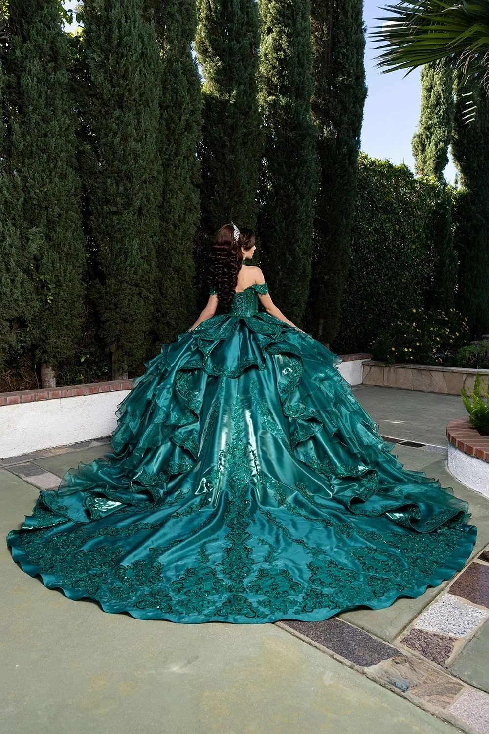 Vestido de 15 años Imperium Off Shoulder falda corte Princesa con cola y lazo