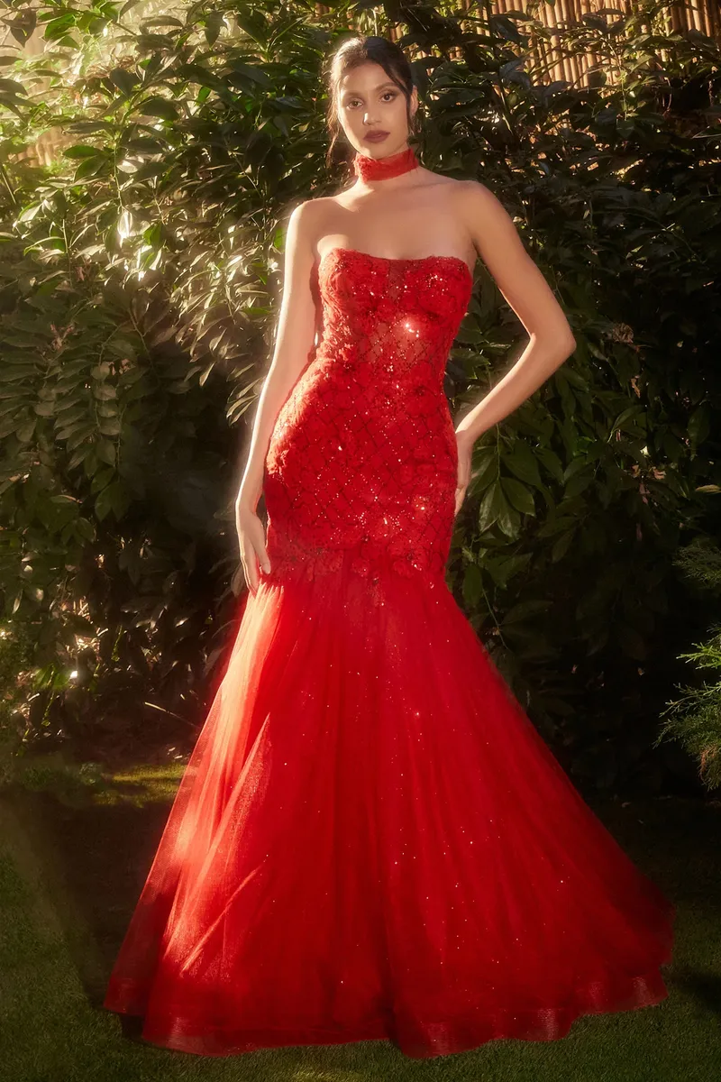 Vestido de Gala Strapless decorado con cristales y canutillos estilo corset con transparencia y falda corte Sirena