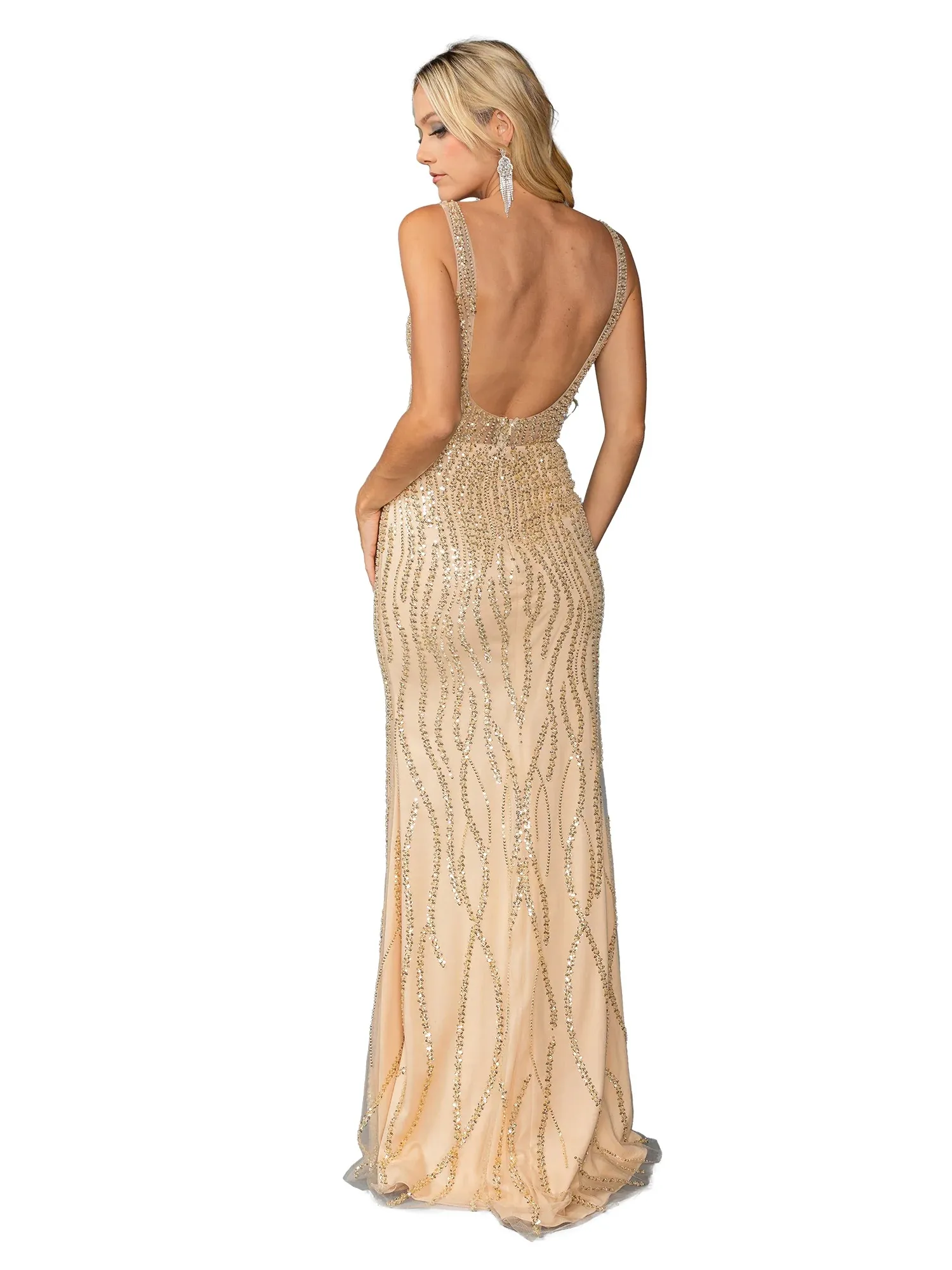 Vestido de Gala en tela decorada con pedrería, escote en V y espalda descubierta