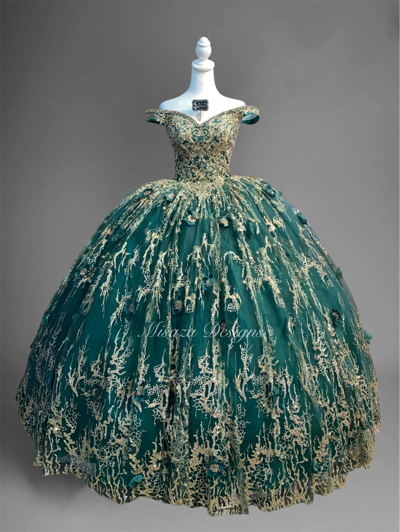 Vestido de 15 años Off Shoulder con decoraciones de Glitter en Dorado y Pedreria en Top, falda corte Princesa