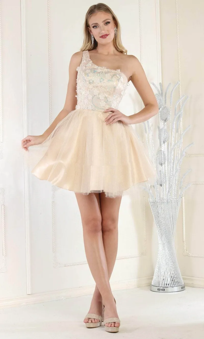 Vestido corto tipo cocktail one shoulder decorado con apliques y glitter