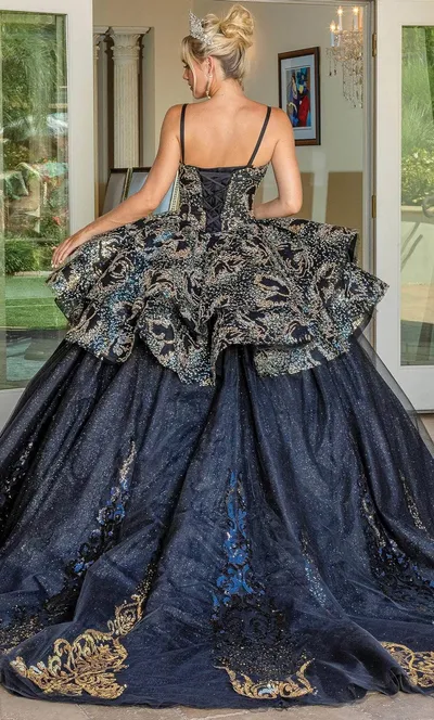 Vestido de 15 años de dos piezas decorado con apliques en glitter y flores en 3D en tela de glitter falda corte princesa