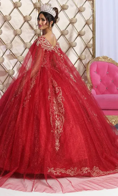 Vestido de 15 años Strapless decorado con apliques dorados y capa, falda corte Princesa