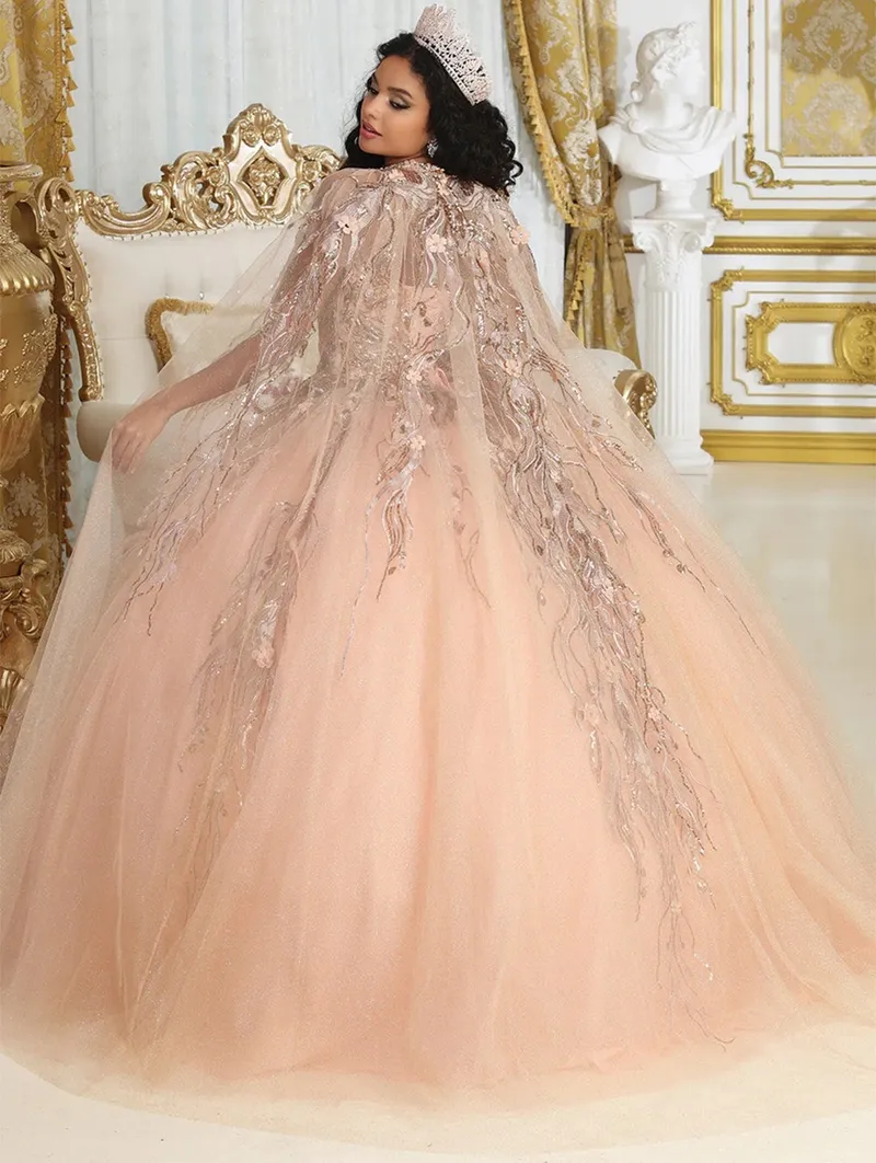 Vestido de 15 años color Rose Gold estilo corset decorado con glitter y apliques dorados