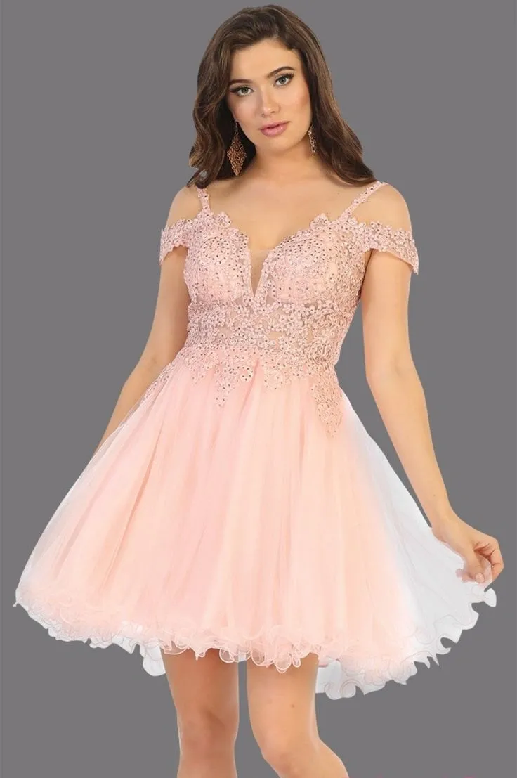 Vestido corto de Quinceañera tipo cocktail Off Shoulder decorado con apliques en Top
