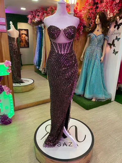 Vestido de gala Strapless estilo corset con transparencia color Negro decorado con lentejuelas Rosegold