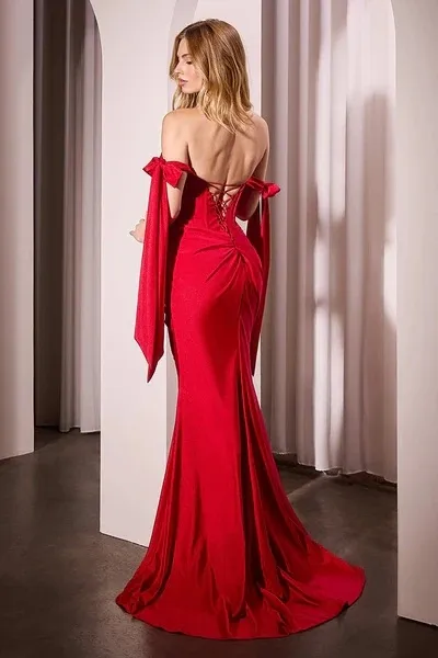 Vestido de Gala Off Shoulder de mangas caídas y falda con abertura lateral