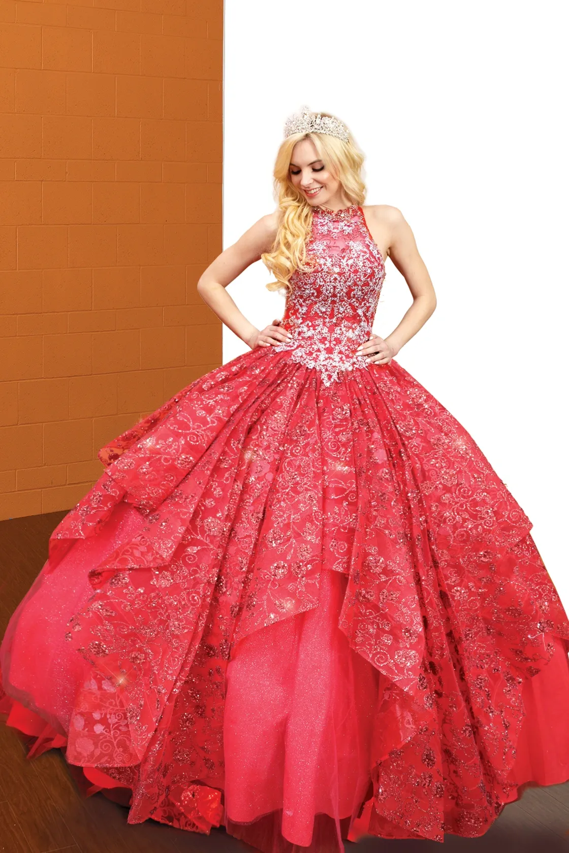 Vestido de 15 años cuello Halter corte Princesa decorado con apliques en Top y capa de Glitter en falda