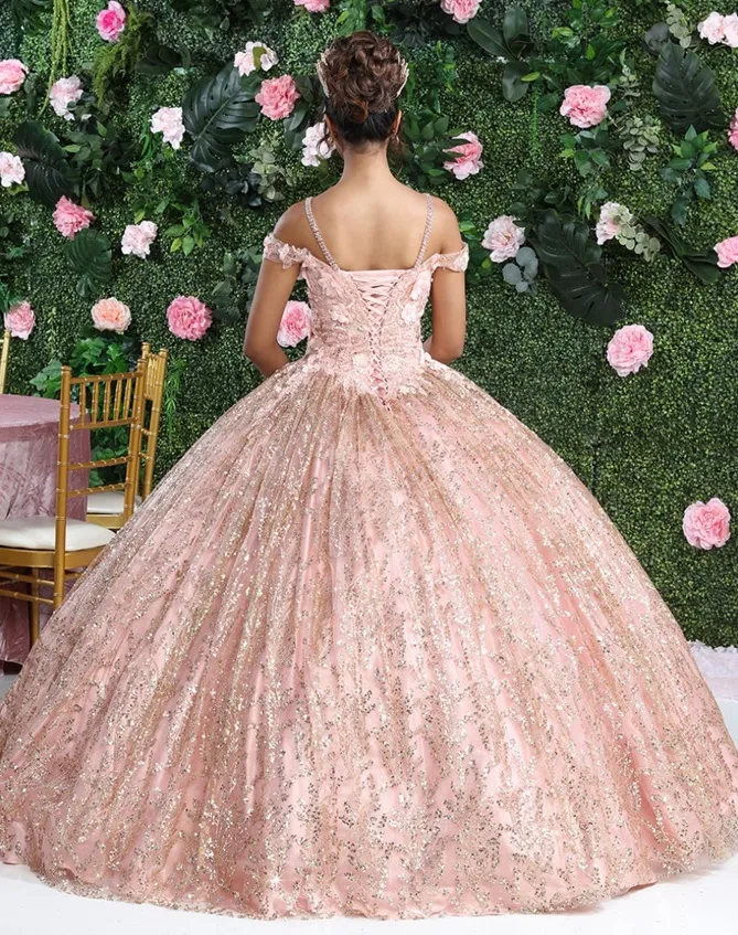 Vestido de 15 años Off Shoulder color Rosegold falda corte princesa decorado con Glitter y flores en 3D