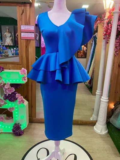 Vestido midi ajustado en tela de Scuba color Azul