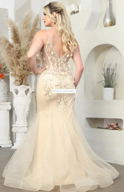 Vestido de Gala de tiras corte sirena decorado con pedreria y flores