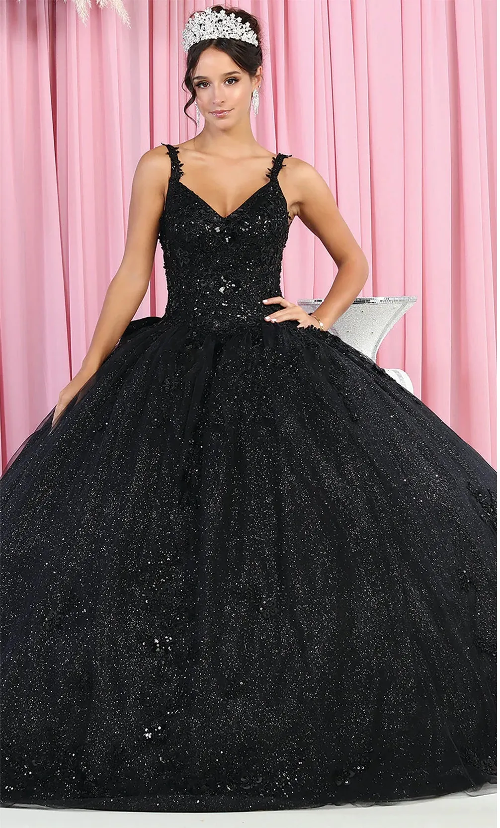 Vestido de 15 años de tiras decorado con apliques y flores en 3D en tela de glitter falda corte princesa