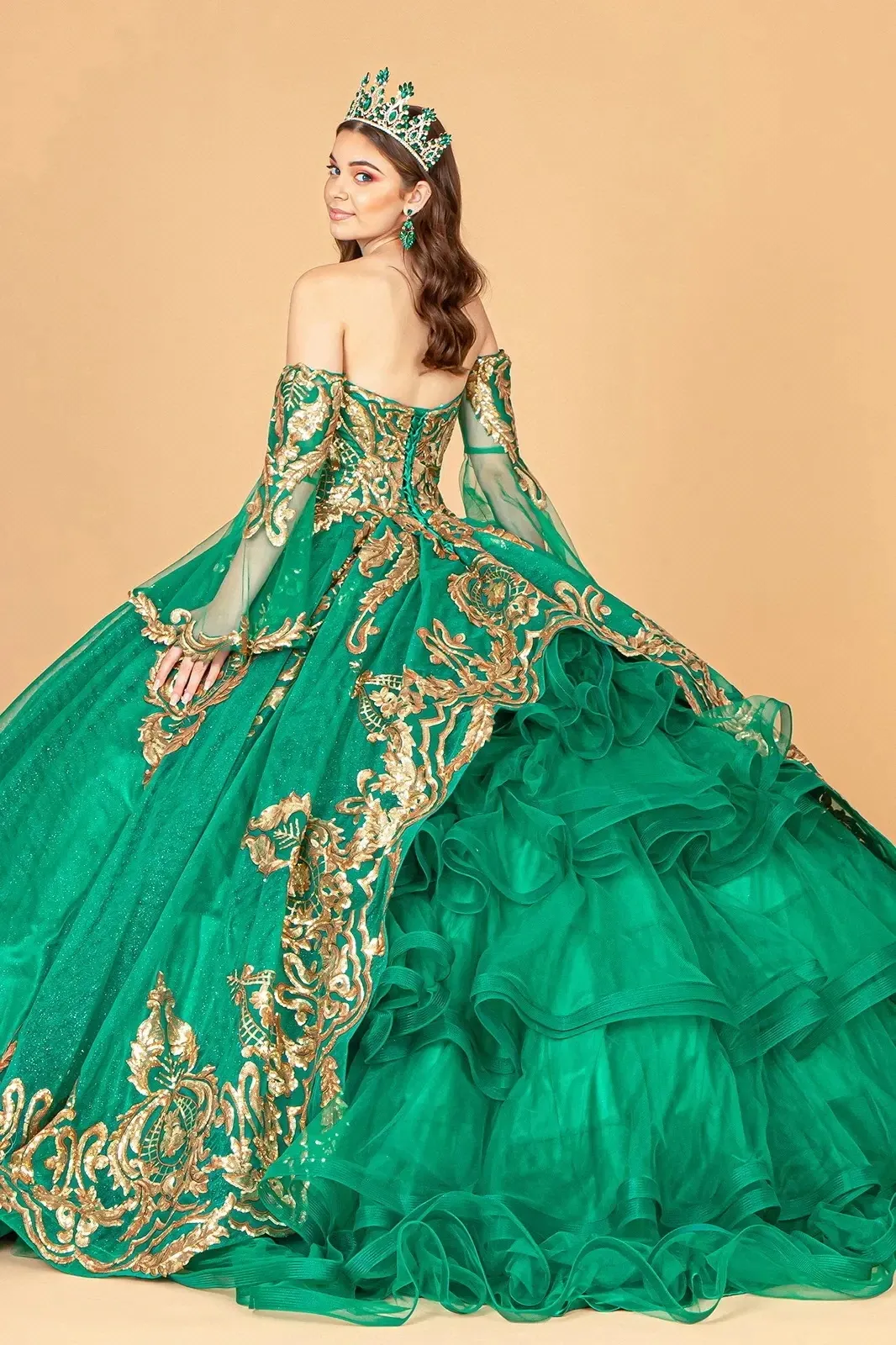Vestido de 15 años Imperium Strapless con mangas tipo guantes decorado con apliques