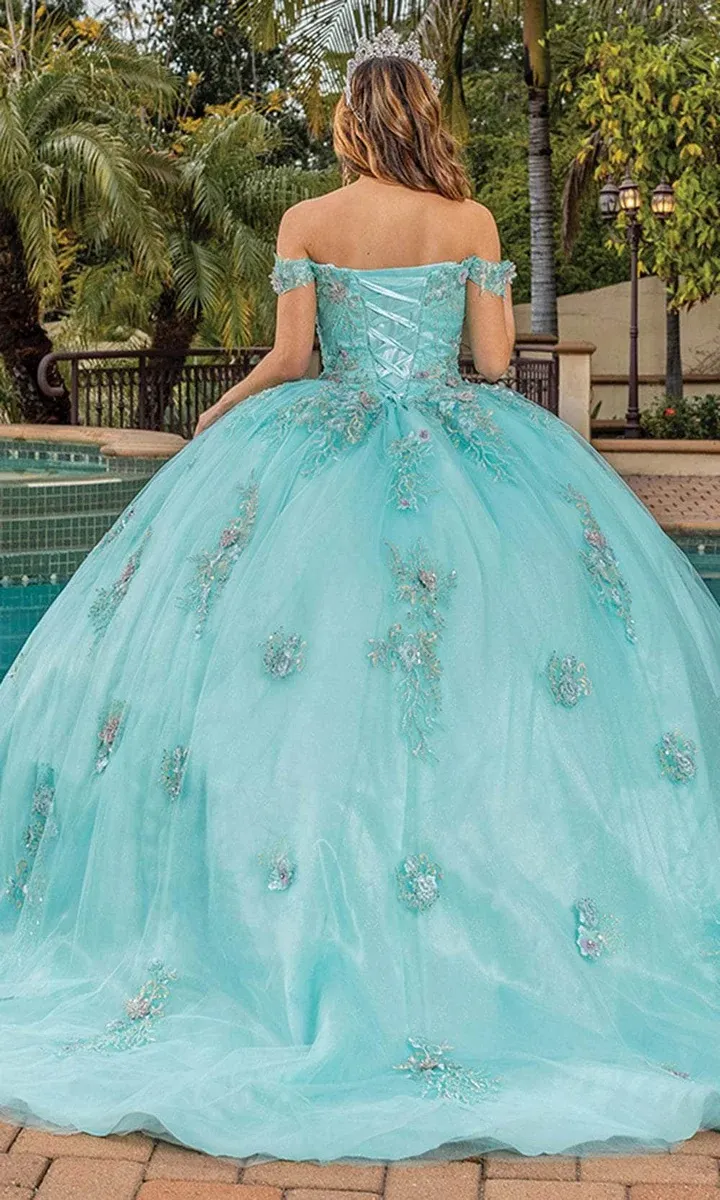 Vestido de 15 años Off Shoulder decorado con finos apliques y perlas, falda corte princesa con cola