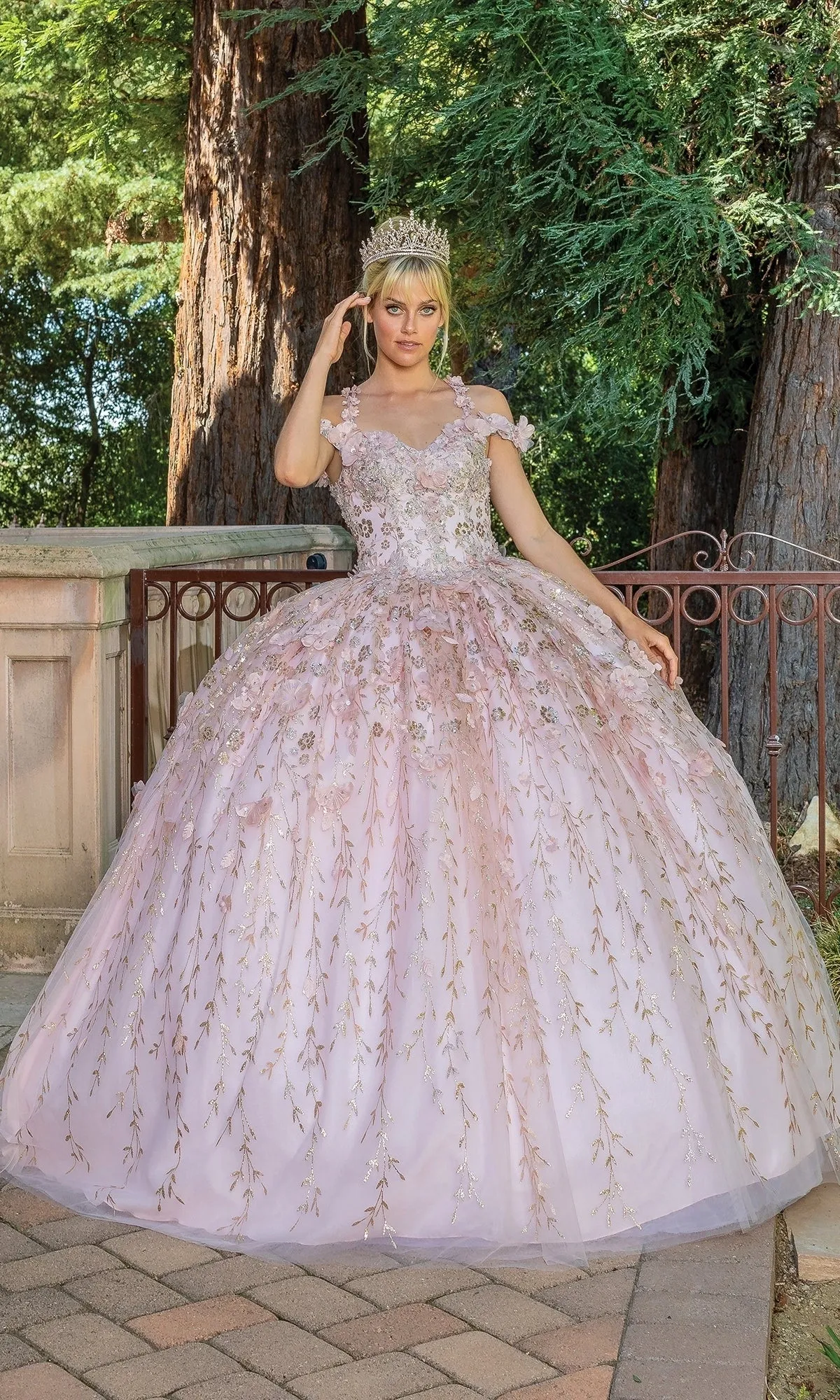 Vestido de 15 años Off Shoulder en tela de Glitter y flores en 3D, falda corte Princesa