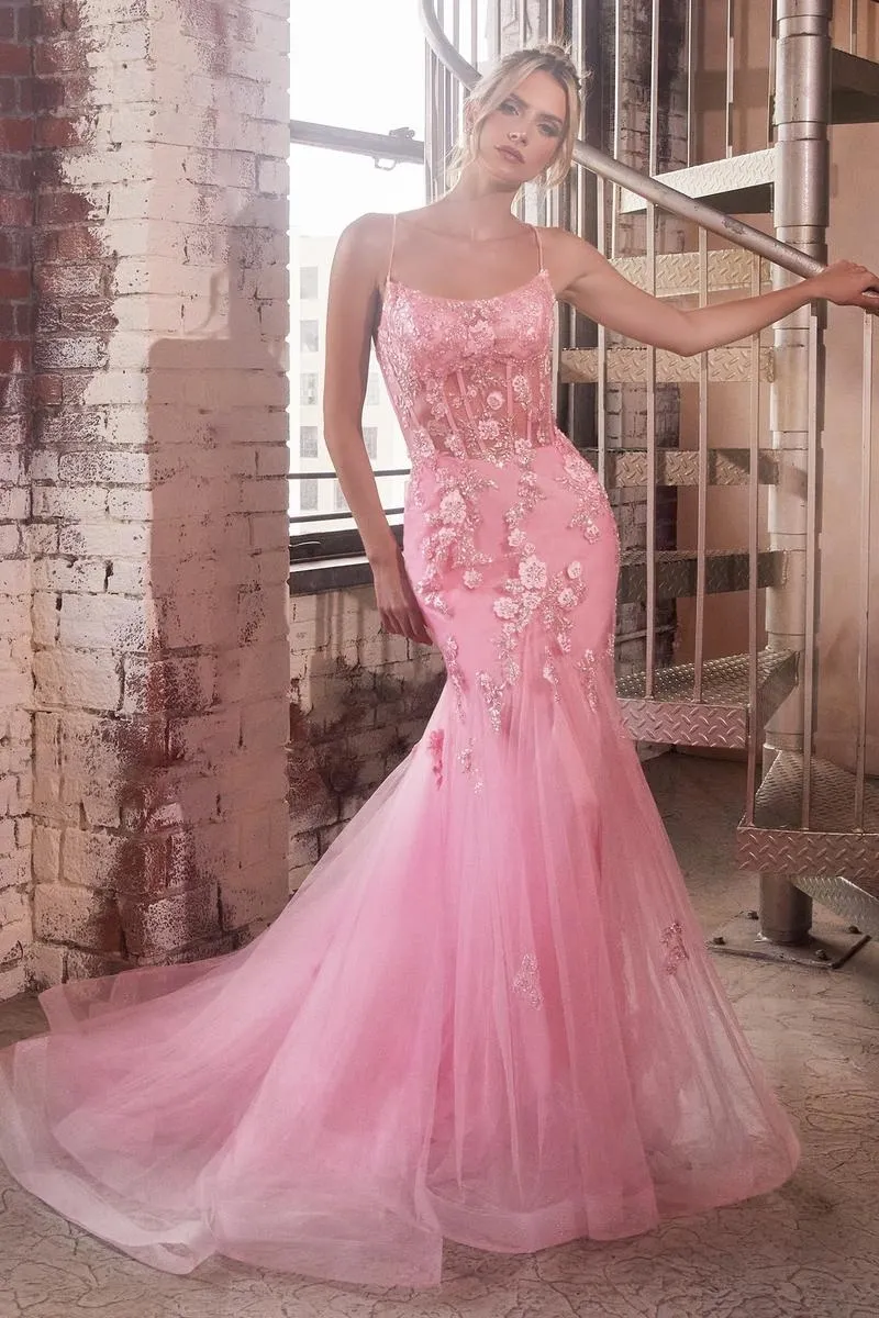 Vestido de Gala de tiras, estilo corsé con transparencia decorado con apliques de flores en pedrería y falda corte Sirena
